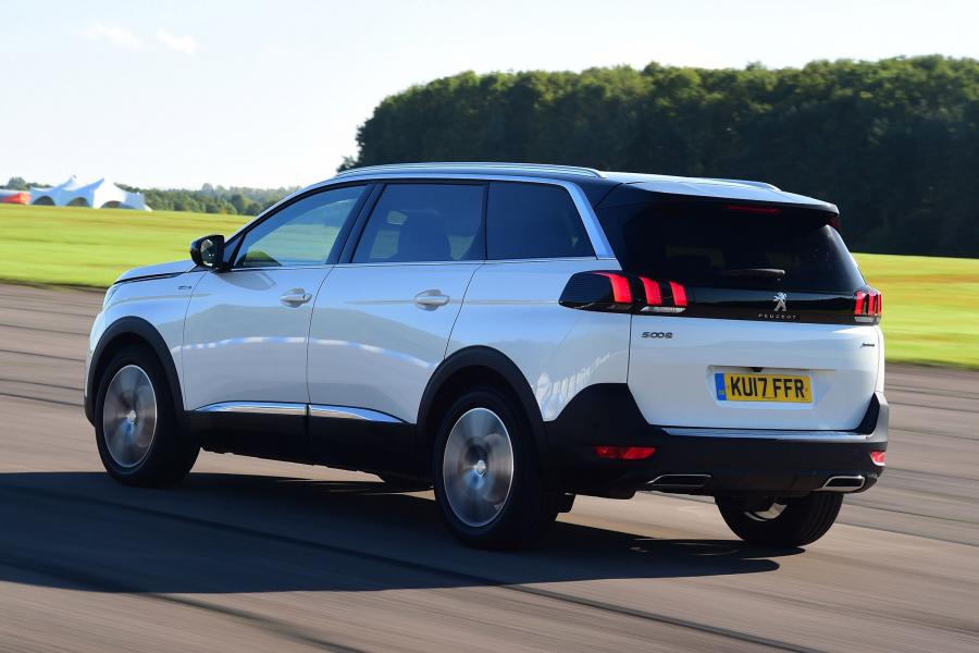  Peugeot 5008 GT Line 2017 года  (UK) (фото 2 из 30)
